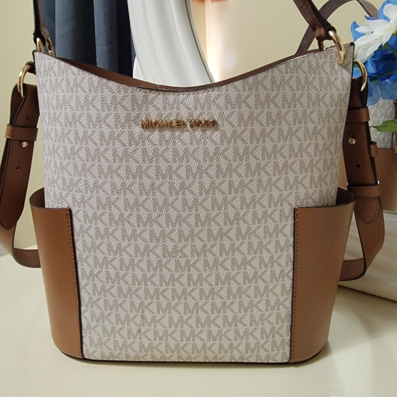 Michael kors bedford handbag - Picture 1 of 12
